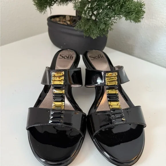 Sofft Women's Black Patent Sandals with Gold Accents - Picture 1 of 6